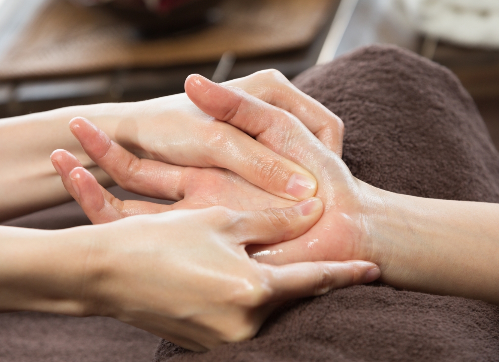 ハンドマッサージ
